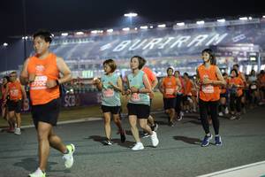 BIB: 27700, 122765, 7960, 025
                            <button type="button" onclick="openModal(14529017)" class="btn btn-primary btn-sm float-right btn-popup" data-toggle="modal" data-target=".modal-high-quality">
                        <i class="fas fa-shopping-cart"></i> Add to Cart
                    </button>
                                            <button type="button" onclick="isThisMe(14529017, true)" class="btn btn-success btn-sm float-right btn-popup btn-isme hidden" data-toggle="tooltip" data-placement="bottom" title="นี่คือรูปของคุณใช่ไหม คลิกที่นี่เพื่อเอาเข้าอัลบั้ม">
                        <i class="fas fa-plus"></i> Add to album
                    </button>
                    <button type="button" onclick="isThisMe(14529017, false)" class="btn btn-warning btn-sm float-right btn-popup btn-isnotme hidden">
                        <i class="fas fa-ban"></i> Remove from album
                    </button>