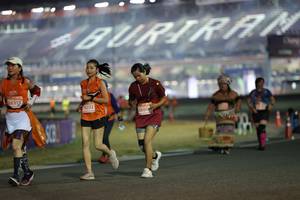 BIB: 28313, 6232, 2880
                            <button type="button" onclick="openModal(14554789)" class="btn btn-primary btn-sm float-right btn-popup" data-toggle="modal" data-target=".modal-high-quality">
                        <i class="fas fa-shopping-cart"></i> Add to Cart
                    </button>
                                            <button type="button" onclick="isThisMe(14554789, true)" class="btn btn-success btn-sm float-right btn-popup btn-isme hidden" data-toggle="tooltip" data-placement="bottom" title="นี่คือรูปของคุณใช่ไหม คลิกที่นี่เพื่อเอาเข้าอัลบั้ม">
                        <i class="fas fa-plus"></i> Add to album
                    </button>
                    <button type="button" onclick="isThisMe(14554789, false)" class="btn btn-warning btn-sm float-right btn-popup btn-isnotme hidden">
                        <i class="fas fa-ban"></i> Remove from album
                    </button>