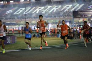 BIB: 21749, 26493
                            <button type="button" onclick="openModal(14518306)" class="btn btn-primary btn-sm float-right btn-popup" data-toggle="modal" data-target=".modal-high-quality">
                        <i class="fas fa-shopping-cart"></i> Add to Cart
                    </button>
                                            <button type="button" onclick="isThisMe(14518306, true)" class="btn btn-success btn-sm float-right btn-popup btn-isme hidden" data-toggle="tooltip" data-placement="bottom" title="นี่คือรูปของคุณใช่ไหม คลิกที่นี่เพื่อเอาเข้าอัลบั้ม">
                        <i class="fas fa-plus"></i> Add to album
                    </button>
                    <button type="button" onclick="isThisMe(14518306, false)" class="btn btn-warning btn-sm float-right btn-popup btn-isnotme hidden">
                        <i class="fas fa-ban"></i> Remove from album
                    </button>