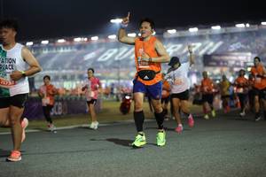 BIB: 5289, 25758
                            <button type="button" onclick="openModal(14567824)" class="btn btn-primary btn-sm float-right btn-popup" data-toggle="modal" data-target=".modal-high-quality">
                        <i class="fas fa-shopping-cart"></i> Add to Cart
                    </button>
                                            <button type="button" onclick="isThisMe(14567824, true)" class="btn btn-success btn-sm float-right btn-popup btn-isme hidden" data-toggle="tooltip" data-placement="bottom" title="นี่คือรูปของคุณใช่ไหม คลิกที่นี่เพื่อเอาเข้าอัลบั้ม">
                        <i class="fas fa-plus"></i> Add to album
                    </button>
                    <button type="button" onclick="isThisMe(14567824, false)" class="btn btn-warning btn-sm float-right btn-popup btn-isnotme hidden">
                        <i class="fas fa-ban"></i> Remove from album
                    </button>