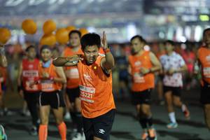 BIB: 25221
                            <button type="button" onclick="openModal(14624381)" class="btn btn-primary btn-sm float-right btn-popup" data-toggle="modal" data-target=".modal-high-quality">
                        <i class="fas fa-shopping-cart"></i> Add to Cart
                    </button>
                                            <button type="button" onclick="isThisMe(14624381, true)" class="btn btn-success btn-sm float-right btn-popup btn-isme hidden" data-toggle="tooltip" data-placement="bottom" title="นี่คือรูปของคุณใช่ไหม คลิกที่นี่เพื่อเอาเข้าอัลบั้ม">
                        <i class="fas fa-plus"></i> Add to album
                    </button>
                    <button type="button" onclick="isThisMe(14624381, false)" class="btn btn-warning btn-sm float-right btn-popup btn-isnotme hidden">
                        <i class="fas fa-ban"></i> Remove from album
                    </button>