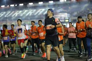 BIB: 2167
                            <button type="button" onclick="openModal(14477998)" class="btn btn-primary btn-sm float-right btn-popup" data-toggle="modal" data-target=".modal-high-quality">
                        <i class="fas fa-shopping-cart"></i> Add to Cart
                    </button>
                                            <button type="button" onclick="isThisMe(14477998, true)" class="btn btn-success btn-sm float-right btn-popup btn-isme hidden" data-toggle="tooltip" data-placement="bottom" title="นี่คือรูปของคุณใช่ไหม คลิกที่นี่เพื่อเอาเข้าอัลบั้ม">
                        <i class="fas fa-plus"></i> Add to album
                    </button>
                    <button type="button" onclick="isThisMe(14477998, false)" class="btn btn-warning btn-sm float-right btn-popup btn-isnotme hidden">
                        <i class="fas fa-ban"></i> Remove from album
                    </button>