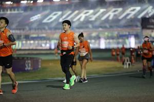 BIB: 15876
                            <button type="button" onclick="openModal(14552855)" class="btn btn-primary btn-sm float-right btn-popup" data-toggle="modal" data-target=".modal-high-quality">
                        <i class="fas fa-shopping-cart"></i> Add to Cart
                    </button>
                                            <button type="button" onclick="isThisMe(14552855, true)" class="btn btn-success btn-sm float-right btn-popup btn-isme hidden" data-toggle="tooltip" data-placement="bottom" title="นี่คือรูปของคุณใช่ไหม คลิกที่นี่เพื่อเอาเข้าอัลบั้ม">
                        <i class="fas fa-plus"></i> Add to album
                    </button>
                    <button type="button" onclick="isThisMe(14552855, false)" class="btn btn-warning btn-sm float-right btn-popup btn-isnotme hidden">
                        <i class="fas fa-ban"></i> Remove from album
                    </button>