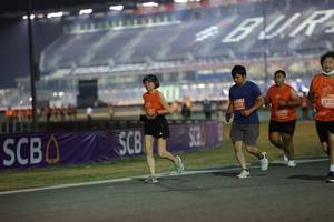 BIB: 230, 2822
                            <button type="button" onclick="openModal(14549944)" class="btn btn-primary btn-sm float-right btn-popup" data-toggle="modal" data-target=".modal-high-quality">
                        <i class="fas fa-shopping-cart"></i> Add to Cart
                    </button>
                                            <button type="button" onclick="isThisMe(14549944, true)" class="btn btn-success btn-sm float-right btn-popup btn-isme hidden" data-toggle="tooltip" data-placement="bottom" title="นี่คือรูปของคุณใช่ไหม คลิกที่นี่เพื่อเอาเข้าอัลบั้ม">
                        <i class="fas fa-plus"></i> Add to album
                    </button>
                    <button type="button" onclick="isThisMe(14549944, false)" class="btn btn-warning btn-sm float-right btn-popup btn-isnotme hidden">
                        <i class="fas fa-ban"></i> Remove from album
                    </button>