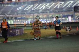 BIB: 28796
                            <button type="button" onclick="openModal(14554946)" class="btn btn-primary btn-sm float-right btn-popup" data-toggle="modal" data-target=".modal-high-quality">
                        <i class="fas fa-shopping-cart"></i> Add to Cart
                    </button>
                                            <button type="button" onclick="isThisMe(14554946, true)" class="btn btn-success btn-sm float-right btn-popup btn-isme hidden" data-toggle="tooltip" data-placement="bottom" title="นี่คือรูปของคุณใช่ไหม คลิกที่นี่เพื่อเอาเข้าอัลบั้ม">
                        <i class="fas fa-plus"></i> Add to album
                    </button>
                    <button type="button" onclick="isThisMe(14554946, false)" class="btn btn-warning btn-sm float-right btn-popup btn-isnotme hidden">
                        <i class="fas fa-ban"></i> Remove from album
                    </button>