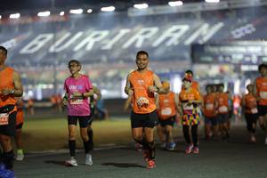 BIB: 243
                            <button type="button" onclick="openModal(14542188)" class="btn btn-primary btn-sm float-right btn-popup" data-toggle="modal" data-target=".modal-high-quality">
                        <i class="fas fa-shopping-cart"></i> Add to Cart
                    </button>
                                            <button type="button" onclick="isThisMe(14542188, true)" class="btn btn-success btn-sm float-right btn-popup btn-isme hidden" data-toggle="tooltip" data-placement="bottom" title="นี่คือรูปของคุณใช่ไหม คลิกที่นี่เพื่อเอาเข้าอัลบั้ม">
                        <i class="fas fa-plus"></i> Add to album
                    </button>
                    <button type="button" onclick="isThisMe(14542188, false)" class="btn btn-warning btn-sm float-right btn-popup btn-isnotme hidden">
                        <i class="fas fa-ban"></i> Remove from album
                    </button>