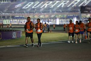 BIB: 917
                            <button type="button" onclick="openModal(14541161)" class="btn btn-primary btn-sm float-right btn-popup" data-toggle="modal" data-target=".modal-high-quality">
                        <i class="fas fa-shopping-cart"></i> Add to Cart
                    </button>
                                            <button type="button" onclick="isThisMe(14541161, true)" class="btn btn-success btn-sm float-right btn-popup btn-isme hidden" data-toggle="tooltip" data-placement="bottom" title="นี่คือรูปของคุณใช่ไหม คลิกที่นี่เพื่อเอาเข้าอัลบั้ม">
                        <i class="fas fa-plus"></i> Add to album
                    </button>
                    <button type="button" onclick="isThisMe(14541161, false)" class="btn btn-warning btn-sm float-right btn-popup btn-isnotme hidden">
                        <i class="fas fa-ban"></i> Remove from album
                    </button>