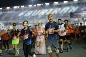 BIB: 250, 3897
                            <button type="button" onclick="openModal(14500776)" class="btn btn-primary btn-sm float-right btn-popup" data-toggle="modal" data-target=".modal-high-quality">
                        <i class="fas fa-shopping-cart"></i> Add to Cart
                    </button>
                                            <button type="button" onclick="isThisMe(14500776, true)" class="btn btn-success btn-sm float-right btn-popup btn-isme hidden" data-toggle="tooltip" data-placement="bottom" title="นี่คือรูปของคุณใช่ไหม คลิกที่นี่เพื่อเอาเข้าอัลบั้ม">
                        <i class="fas fa-plus"></i> Add to album
                    </button>
                    <button type="button" onclick="isThisMe(14500776, false)" class="btn btn-warning btn-sm float-right btn-popup btn-isnotme hidden">
                        <i class="fas fa-ban"></i> Remove from album
                    </button>