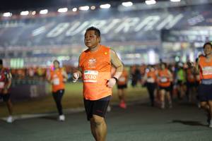 BIB: 20130
                            <button type="button" onclick="openModal(14510440)" class="btn btn-primary btn-sm float-right btn-popup" data-toggle="modal" data-target=".modal-high-quality">
                        <i class="fas fa-shopping-cart"></i> Add to Cart
                    </button>
                                            <button type="button" onclick="isThisMe(14510440, true)" class="btn btn-success btn-sm float-right btn-popup btn-isme hidden" data-toggle="tooltip" data-placement="bottom" title="นี่คือรูปของคุณใช่ไหม คลิกที่นี่เพื่อเอาเข้าอัลบั้ม">
                        <i class="fas fa-plus"></i> Add to album
                    </button>
                    <button type="button" onclick="isThisMe(14510440, false)" class="btn btn-warning btn-sm float-right btn-popup btn-isnotme hidden">
                        <i class="fas fa-ban"></i> Remove from album
                    </button>