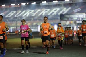 BIB: 243
                            <button type="button" onclick="openModal(14542537)" class="btn btn-primary btn-sm float-right btn-popup" data-toggle="modal" data-target=".modal-high-quality">
                        <i class="fas fa-shopping-cart"></i> Add to Cart
                    </button>
                                            <button type="button" onclick="isThisMe(14542537, true)" class="btn btn-success btn-sm float-right btn-popup btn-isme hidden" data-toggle="tooltip" data-placement="bottom" title="นี่คือรูปของคุณใช่ไหม คลิกที่นี่เพื่อเอาเข้าอัลบั้ม">
                        <i class="fas fa-plus"></i> Add to album
                    </button>
                    <button type="button" onclick="isThisMe(14542537, false)" class="btn btn-warning btn-sm float-right btn-popup btn-isnotme hidden">
                        <i class="fas fa-ban"></i> Remove from album
                    </button>