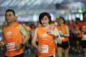 BIB: 202, 021, 20657, 191
                            <button type="button" onclick="openModal(14385569)" class="btn btn-primary btn-sm float-right btn-popup" data-toggle="modal" data-target=".modal-high-quality">
                        <i class="fas fa-shopping-cart"></i> Add to Cart
                    </button>
                                            <button type="button" onclick="isThisMe(14385569, true)" class="btn btn-success btn-sm float-right btn-popup btn-isme hidden" data-toggle="tooltip" data-placement="bottom" title="นี่คือรูปของคุณใช่ไหม คลิกที่นี่เพื่อเอาเข้าอัลบั้ม">
                        <i class="fas fa-plus"></i> Add to album
                    </button>
                    <button type="button" onclick="isThisMe(14385569, false)" class="btn btn-warning btn-sm float-right btn-popup btn-isnotme hidden">
                        <i class="fas fa-ban"></i> Remove from album
                    </button>