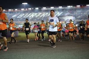 BIB: 3000
                            <button type="button" onclick="openModal(14601025)" class="btn btn-primary btn-sm float-right btn-popup" data-toggle="modal" data-target=".modal-high-quality">
                        <i class="fas fa-shopping-cart"></i> Add to Cart
                    </button>
                                            <button type="button" onclick="isThisMe(14601025, true)" class="btn btn-success btn-sm float-right btn-popup btn-isme hidden" data-toggle="tooltip" data-placement="bottom" title="นี่คือรูปของคุณใช่ไหม คลิกที่นี่เพื่อเอาเข้าอัลบั้ม">
                        <i class="fas fa-plus"></i> Add to album
                    </button>
                    <button type="button" onclick="isThisMe(14601025, false)" class="btn btn-warning btn-sm float-right btn-popup btn-isnotme hidden">
                        <i class="fas fa-ban"></i> Remove from album
                    </button>