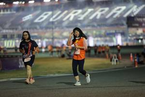 BIB: 026
                            <button type="button" onclick="openModal(14547842)" class="btn btn-primary btn-sm float-right btn-popup" data-toggle="modal" data-target=".modal-high-quality">
                        <i class="fas fa-shopping-cart"></i> Add to Cart
                    </button>
                                            <button type="button" onclick="isThisMe(14547842, true)" class="btn btn-success btn-sm float-right btn-popup btn-isme hidden" data-toggle="tooltip" data-placement="bottom" title="นี่คือรูปของคุณใช่ไหม คลิกที่นี่เพื่อเอาเข้าอัลบั้ม">
                        <i class="fas fa-plus"></i> Add to album
                    </button>
                    <button type="button" onclick="isThisMe(14547842, false)" class="btn btn-warning btn-sm float-right btn-popup btn-isnotme hidden">
                        <i class="fas fa-ban"></i> Remove from album
                    </button>