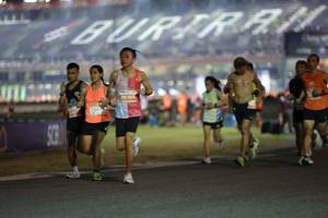 BIB: 26165
                            <button type="button" onclick="openModal(14520314)" class="btn btn-primary btn-sm float-right btn-popup" data-toggle="modal" data-target=".modal-high-quality">
                        <i class="fas fa-shopping-cart"></i> Add to Cart
                    </button>
                                            <button type="button" onclick="isThisMe(14520314, true)" class="btn btn-success btn-sm float-right btn-popup btn-isme hidden" data-toggle="tooltip" data-placement="bottom" title="นี่คือรูปของคุณใช่ไหม คลิกที่นี่เพื่อเอาเข้าอัลบั้ม">
                        <i class="fas fa-plus"></i> Add to album
                    </button>
                    <button type="button" onclick="isThisMe(14520314, false)" class="btn btn-warning btn-sm float-right btn-popup btn-isnotme hidden">
                        <i class="fas fa-ban"></i> Remove from album
                    </button>