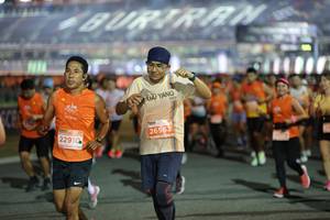 BIB: 200, 22910, 26563, 
                            <button type="button" onclick="openModal(14413900)" class="btn btn-primary btn-sm float-right btn-popup" data-toggle="modal" data-target=".modal-high-quality">
                        <i class="fas fa-shopping-cart"></i> Add to Cart
                    </button>
                                            <button type="button" onclick="isThisMe(14413900, true)" class="btn btn-success btn-sm float-right btn-popup btn-isme hidden" data-toggle="tooltip" data-placement="bottom" title="นี่คือรูปของคุณใช่ไหม คลิกที่นี่เพื่อเอาเข้าอัลบั้ม">
                        <i class="fas fa-plus"></i> Add to album
                    </button>
                    <button type="button" onclick="isThisMe(14413900, false)" class="btn btn-warning btn-sm float-right btn-popup btn-isnotme hidden">
                        <i class="fas fa-ban"></i> Remove from album
                    </button>