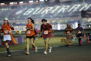 BIB: 28313, 76232, 28804
                            <button type="button" onclick="openModal(14554474)" class="btn btn-primary btn-sm float-right btn-popup" data-toggle="modal" data-target=".modal-high-quality">
                        <i class="fas fa-shopping-cart"></i> Add to Cart
                    </button>
                                            <button type="button" onclick="isThisMe(14554474, true)" class="btn btn-success btn-sm float-right btn-popup btn-isme hidden" data-toggle="tooltip" data-placement="bottom" title="นี่คือรูปของคุณใช่ไหม คลิกที่นี่เพื่อเอาเข้าอัลบั้ม">
                        <i class="fas fa-plus"></i> Add to album
                    </button>
                    <button type="button" onclick="isThisMe(14554474, false)" class="btn btn-warning btn-sm float-right btn-popup btn-isnotme hidden">
                        <i class="fas fa-ban"></i> Remove from album
                    </button>