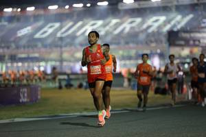 BIB: 22304, 043
                            <button type="button" onclick="openModal(14523626)" class="btn btn-primary btn-sm float-right btn-popup" data-toggle="modal" data-target=".modal-high-quality">
                        <i class="fas fa-shopping-cart"></i> Add to Cart
                    </button>
                                            <button type="button" onclick="isThisMe(14523626, true)" class="btn btn-success btn-sm float-right btn-popup btn-isme hidden" data-toggle="tooltip" data-placement="bottom" title="นี่คือรูปของคุณใช่ไหม คลิกที่นี่เพื่อเอาเข้าอัลบั้ม">
                        <i class="fas fa-plus"></i> Add to album
                    </button>
                    <button type="button" onclick="isThisMe(14523626, false)" class="btn btn-warning btn-sm float-right btn-popup btn-isnotme hidden">
                        <i class="fas fa-ban"></i> Remove from album
                    </button>