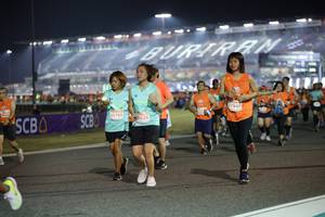 BIB: 27960, 22765, 025
                            <button type="button" onclick="openModal(14529133)" class="btn btn-primary btn-sm float-right btn-popup" data-toggle="modal" data-target=".modal-high-quality">
                        <i class="fas fa-shopping-cart"></i> Add to Cart
                    </button>
                                            <button type="button" onclick="isThisMe(14529133, true)" class="btn btn-success btn-sm float-right btn-popup btn-isme hidden" data-toggle="tooltip" data-placement="bottom" title="นี่คือรูปของคุณใช่ไหม คลิกที่นี่เพื่อเอาเข้าอัลบั้ม">
                        <i class="fas fa-plus"></i> Add to album
                    </button>
                    <button type="button" onclick="isThisMe(14529133, false)" class="btn btn-warning btn-sm float-right btn-popup btn-isnotme hidden">
                        <i class="fas fa-ban"></i> Remove from album
                    </button>