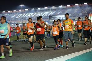 BIB: 20895, 0124, 28312, 25672, 23184
                            <button type="button" onclick="openModal(14533500)" class="btn btn-primary btn-sm float-right btn-popup" data-toggle="modal" data-target=".modal-high-quality">
                        <i class="fas fa-shopping-cart"></i> Add to Cart
                    </button>
                                            <button type="button" onclick="isThisMe(14533500, true)" class="btn btn-success btn-sm float-right btn-popup btn-isme hidden" data-toggle="tooltip" data-placement="bottom" title="นี่คือรูปของคุณใช่ไหม คลิกที่นี่เพื่อเอาเข้าอัลบั้ม">
                        <i class="fas fa-plus"></i> Add to album
                    </button>
                    <button type="button" onclick="isThisMe(14533500, false)" class="btn btn-warning btn-sm float-right btn-popup btn-isnotme hidden">
                        <i class="fas fa-ban"></i> Remove from album
                    </button>