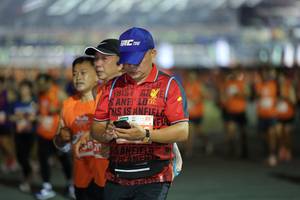 BIB: 820
                            <button type="button" onclick="openModal(14650203)" class="btn btn-primary btn-sm float-right btn-popup" data-toggle="modal" data-target=".modal-high-quality">
                        <i class="fas fa-shopping-cart"></i> Add to Cart
                    </button>
                                            <button type="button" onclick="isThisMe(14650203, true)" class="btn btn-success btn-sm float-right btn-popup btn-isme hidden" data-toggle="tooltip" data-placement="bottom" title="นี่คือรูปของคุณใช่ไหม คลิกที่นี่เพื่อเอาเข้าอัลบั้ม">
                        <i class="fas fa-plus"></i> Add to album
                    </button>
                    <button type="button" onclick="isThisMe(14650203, false)" class="btn btn-warning btn-sm float-right btn-popup btn-isnotme hidden">
                        <i class="fas fa-ban"></i> Remove from album
                    </button>