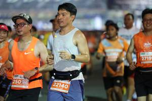 BIB: 2719, 25094, 22140
                            <button type="button" onclick="openModal(14644337)" class="btn btn-primary btn-sm float-right btn-popup" data-toggle="modal" data-target=".modal-high-quality">
                        <i class="fas fa-shopping-cart"></i> Add to Cart
                    </button>
                                            <button type="button" onclick="isThisMe(14644337, true)" class="btn btn-success btn-sm float-right btn-popup btn-isme hidden" data-toggle="tooltip" data-placement="bottom" title="นี่คือรูปของคุณใช่ไหม คลิกที่นี่เพื่อเอาเข้าอัลบั้ม">
                        <i class="fas fa-plus"></i> Add to album
                    </button>
                    <button type="button" onclick="isThisMe(14644337, false)" class="btn btn-warning btn-sm float-right btn-popup btn-isnotme hidden">
                        <i class="fas fa-ban"></i> Remove from album
                    </button>