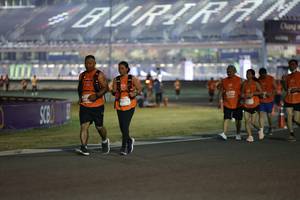 BIB: 175
                            <button type="button" onclick="openModal(14541167)" class="btn btn-primary btn-sm float-right btn-popup" data-toggle="modal" data-target=".modal-high-quality">
                        <i class="fas fa-shopping-cart"></i> Add to Cart
                    </button>
                                            <button type="button" onclick="isThisMe(14541167, true)" class="btn btn-success btn-sm float-right btn-popup btn-isme hidden" data-toggle="tooltip" data-placement="bottom" title="นี่คือรูปของคุณใช่ไหม คลิกที่นี่เพื่อเอาเข้าอัลบั้ม">
                        <i class="fas fa-plus"></i> Add to album
                    </button>
                    <button type="button" onclick="isThisMe(14541167, false)" class="btn btn-warning btn-sm float-right btn-popup btn-isnotme hidden">
                        <i class="fas fa-ban"></i> Remove from album
                    </button>