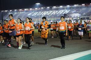 BIB: 2924, 28885
                            <button type="button" onclick="openModal(14514387)" class="btn btn-primary btn-sm float-right btn-popup" data-toggle="modal" data-target=".modal-high-quality">
                        <i class="fas fa-shopping-cart"></i> Add to Cart
                    </button>
                                            <button type="button" onclick="isThisMe(14514387, true)" class="btn btn-success btn-sm float-right btn-popup btn-isme hidden" data-toggle="tooltip" data-placement="bottom" title="นี่คือรูปของคุณใช่ไหม คลิกที่นี่เพื่อเอาเข้าอัลบั้ม">
                        <i class="fas fa-plus"></i> Add to album
                    </button>
                    <button type="button" onclick="isThisMe(14514387, false)" class="btn btn-warning btn-sm float-right btn-popup btn-isnotme hidden">
                        <i class="fas fa-ban"></i> Remove from album
                    </button>