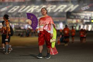 BIB: 7223
                            <button type="button" onclick="openModal(14350332)" class="btn btn-primary btn-sm float-right btn-popup" data-toggle="modal" data-target=".modal-high-quality">
                        <i class="fas fa-shopping-cart"></i> Add to Cart
                    </button>
                                            <button type="button" onclick="isThisMe(14350332, true)" class="btn btn-success btn-sm float-right btn-popup btn-isme hidden" data-toggle="tooltip" data-placement="bottom" title="นี่คือรูปของคุณใช่ไหม คลิกที่นี่เพื่อเอาเข้าอัลบั้ม">
                        <i class="fas fa-plus"></i> Add to album
                    </button>
                    <button type="button" onclick="isThisMe(14350332, false)" class="btn btn-warning btn-sm float-right btn-popup btn-isnotme hidden">
                        <i class="fas fa-ban"></i> Remove from album
                    </button>