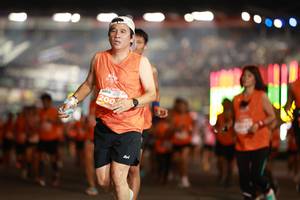 BIB: 200
                            <button type="button" onclick="openModal(14289666)" class="btn btn-primary btn-sm float-right btn-popup" data-toggle="modal" data-target=".modal-high-quality">
                        <i class="fas fa-shopping-cart"></i> Add to Cart
                    </button>
                                            <button type="button" onclick="isThisMe(14289666, true)" class="btn btn-success btn-sm float-right btn-popup btn-isme hidden" data-toggle="tooltip" data-placement="bottom" title="นี่คือรูปของคุณใช่ไหม คลิกที่นี่เพื่อเอาเข้าอัลบั้ม">
                        <i class="fas fa-plus"></i> Add to album
                    </button>
                    <button type="button" onclick="isThisMe(14289666, false)" class="btn btn-warning btn-sm float-right btn-popup btn-isnotme hidden">
                        <i class="fas fa-ban"></i> Remove from album
                    </button>