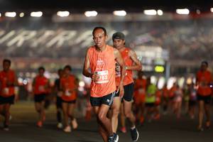 BIB: 783
                            <button type="button" onclick="openModal(14256290)" class="btn btn-primary btn-sm float-right btn-popup" data-toggle="modal" data-target=".modal-high-quality">
                        <i class="fas fa-shopping-cart"></i> Add to Cart
                    </button>
                                            <button type="button" onclick="isThisMe(14256290, true)" class="btn btn-success btn-sm float-right btn-popup btn-isme hidden" data-toggle="tooltip" data-placement="bottom" title="นี่คือรูปของคุณใช่ไหม คลิกที่นี่เพื่อเอาเข้าอัลบั้ม">
                        <i class="fas fa-plus"></i> Add to album
                    </button>
                    <button type="button" onclick="isThisMe(14256290, false)" class="btn btn-warning btn-sm float-right btn-popup btn-isnotme hidden">
                        <i class="fas fa-ban"></i> Remove from album
                    </button>