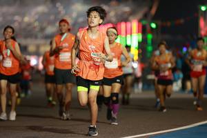 BIB: 204
                            <button type="button" onclick="openModal(14275400)" class="btn btn-primary btn-sm float-right btn-popup" data-toggle="modal" data-target=".modal-high-quality">
                        <i class="fas fa-shopping-cart"></i> Add to Cart
                    </button>
                                            <button type="button" onclick="isThisMe(14275400, true)" class="btn btn-success btn-sm float-right btn-popup btn-isme hidden" data-toggle="tooltip" data-placement="bottom" title="นี่คือรูปของคุณใช่ไหม คลิกที่นี่เพื่อเอาเข้าอัลบั้ม">
                        <i class="fas fa-plus"></i> Add to album
                    </button>
                    <button type="button" onclick="isThisMe(14275400, false)" class="btn btn-warning btn-sm float-right btn-popup btn-isnotme hidden">
                        <i class="fas fa-ban"></i> Remove from album
                    </button>