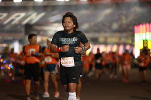 BIB: 29057
                            <button type="button" onclick="openModal(14341938)" class="btn btn-primary btn-sm float-right btn-popup" data-toggle="modal" data-target=".modal-high-quality">
                        <i class="fas fa-shopping-cart"></i> Add to Cart
                    </button>
                                            <button type="button" onclick="isThisMe(14341938, true)" class="btn btn-success btn-sm float-right btn-popup btn-isme hidden" data-toggle="tooltip" data-placement="bottom" title="นี่คือรูปของคุณใช่ไหม คลิกที่นี่เพื่อเอาเข้าอัลบั้ม">
                        <i class="fas fa-plus"></i> Add to album
                    </button>
                    <button type="button" onclick="isThisMe(14341938, false)" class="btn btn-warning btn-sm float-right btn-popup btn-isnotme hidden">
                        <i class="fas fa-ban"></i> Remove from album
                    </button>