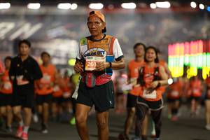 BIB: 261
                            <button type="button" onclick="openModal(14329994)" class="btn btn-primary btn-sm float-right btn-popup" data-toggle="modal" data-target=".modal-high-quality">
                        <i class="fas fa-shopping-cart"></i> Add to Cart
                    </button>
                                            <button type="button" onclick="isThisMe(14329994, true)" class="btn btn-success btn-sm float-right btn-popup btn-isme hidden" data-toggle="tooltip" data-placement="bottom" title="นี่คือรูปของคุณใช่ไหม คลิกที่นี่เพื่อเอาเข้าอัลบั้ม">
                        <i class="fas fa-plus"></i> Add to album
                    </button>
                    <button type="button" onclick="isThisMe(14329994, false)" class="btn btn-warning btn-sm float-right btn-popup btn-isnotme hidden">
                        <i class="fas fa-ban"></i> Remove from album
                    </button>