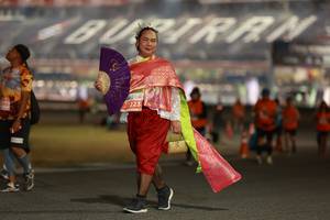 BIB: 7223
                            <button type="button" onclick="openModal(14350319)" class="btn btn-primary btn-sm float-right btn-popup" data-toggle="modal" data-target=".modal-high-quality">
                        <i class="fas fa-shopping-cart"></i> Add to Cart
                    </button>
                                            <button type="button" onclick="isThisMe(14350319, true)" class="btn btn-success btn-sm float-right btn-popup btn-isme hidden" data-toggle="tooltip" data-placement="bottom" title="นี่คือรูปของคุณใช่ไหม คลิกที่นี่เพื่อเอาเข้าอัลบั้ม">
                        <i class="fas fa-plus"></i> Add to album
                    </button>
                    <button type="button" onclick="isThisMe(14350319, false)" class="btn btn-warning btn-sm float-right btn-popup btn-isnotme hidden">
                        <i class="fas fa-ban"></i> Remove from album
                    </button>