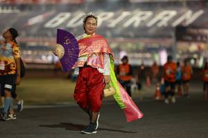 BIB: 123
                            <button type="button" onclick="openModal(14350377)" class="btn btn-primary btn-sm float-right btn-popup" data-toggle="modal" data-target=".modal-high-quality">
                        <i class="fas fa-shopping-cart"></i> Add to Cart
                    </button>
                                            <button type="button" onclick="isThisMe(14350377, true)" class="btn btn-success btn-sm float-right btn-popup btn-isme hidden" data-toggle="tooltip" data-placement="bottom" title="นี่คือรูปของคุณใช่ไหม คลิกที่นี่เพื่อเอาเข้าอัลบั้ม">
                        <i class="fas fa-plus"></i> Add to album
                    </button>
                    <button type="button" onclick="isThisMe(14350377, false)" class="btn btn-warning btn-sm float-right btn-popup btn-isnotme hidden">
                        <i class="fas fa-ban"></i> Remove from album
                    </button>