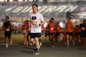 BIB: 3000
                            <button type="button" onclick="openModal(14273965)" class="btn btn-primary btn-sm float-right btn-popup" data-toggle="modal" data-target=".modal-high-quality">
                        <i class="fas fa-shopping-cart"></i> Add to Cart
                    </button>
                                            <button type="button" onclick="isThisMe(14273965, true)" class="btn btn-success btn-sm float-right btn-popup btn-isme hidden" data-toggle="tooltip" data-placement="bottom" title="นี่คือรูปของคุณใช่ไหม คลิกที่นี่เพื่อเอาเข้าอัลบั้ม">
                        <i class="fas fa-plus"></i> Add to album
                    </button>
                    <button type="button" onclick="isThisMe(14273965, false)" class="btn btn-warning btn-sm float-right btn-popup btn-isnotme hidden">
                        <i class="fas fa-ban"></i> Remove from album
                    </button>