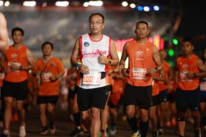 BIB: 26652, 200
                            <button type="button" onclick="openModal(14312368)" class="btn btn-primary btn-sm float-right btn-popup" data-toggle="modal" data-target=".modal-high-quality">
                        <i class="fas fa-shopping-cart"></i> Add to Cart
                    </button>
                                            <button type="button" onclick="isThisMe(14312368, true)" class="btn btn-success btn-sm float-right btn-popup btn-isme hidden" data-toggle="tooltip" data-placement="bottom" title="นี่คือรูปของคุณใช่ไหม คลิกที่นี่เพื่อเอาเข้าอัลบั้ม">
                        <i class="fas fa-plus"></i> Add to album
                    </button>
                    <button type="button" onclick="isThisMe(14312368, false)" class="btn btn-warning btn-sm float-right btn-popup btn-isnotme hidden">
                        <i class="fas fa-ban"></i> Remove from album
                    </button>