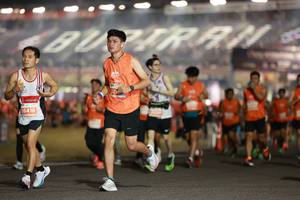 BIB: 26418
                            <button type="button" onclick="openModal(14266013)" class="btn btn-primary btn-sm float-right btn-popup" data-toggle="modal" data-target=".modal-high-quality">
                        <i class="fas fa-shopping-cart"></i> Add to Cart
                    </button>
                                            <button type="button" onclick="isThisMe(14266013, true)" class="btn btn-success btn-sm float-right btn-popup btn-isme hidden" data-toggle="tooltip" data-placement="bottom" title="นี่คือรูปของคุณใช่ไหม คลิกที่นี่เพื่อเอาเข้าอัลบั้ม">
                        <i class="fas fa-plus"></i> Add to album
                    </button>
                    <button type="button" onclick="isThisMe(14266013, false)" class="btn btn-warning btn-sm float-right btn-popup btn-isnotme hidden">
                        <i class="fas fa-ban"></i> Remove from album
                    </button>