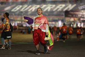 BIB: 7223
                            <button type="button" onclick="openModal(14350279)" class="btn btn-primary btn-sm float-right btn-popup" data-toggle="modal" data-target=".modal-high-quality">
                        <i class="fas fa-shopping-cart"></i> Add to Cart
                    </button>
                                            <button type="button" onclick="isThisMe(14350279, true)" class="btn btn-success btn-sm float-right btn-popup btn-isme hidden" data-toggle="tooltip" data-placement="bottom" title="นี่คือรูปของคุณใช่ไหม คลิกที่นี่เพื่อเอาเข้าอัลบั้ม">
                        <i class="fas fa-plus"></i> Add to album
                    </button>
                    <button type="button" onclick="isThisMe(14350279, false)" class="btn btn-warning btn-sm float-right btn-popup btn-isnotme hidden">
                        <i class="fas fa-ban"></i> Remove from album
                    </button>