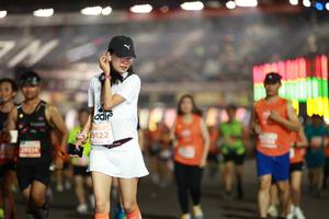 BIB: 9122
                            <button type="button" onclick="openModal(14340978)" class="btn btn-primary btn-sm float-right btn-popup" data-toggle="modal" data-target=".modal-high-quality">
                        <i class="fas fa-shopping-cart"></i> Add to Cart
                    </button>
                                            <button type="button" onclick="isThisMe(14340978, true)" class="btn btn-success btn-sm float-right btn-popup btn-isme hidden" data-toggle="tooltip" data-placement="bottom" title="นี่คือรูปของคุณใช่ไหม คลิกที่นี่เพื่อเอาเข้าอัลบั้ม">
                        <i class="fas fa-plus"></i> Add to album
                    </button>
                    <button type="button" onclick="isThisMe(14340978, false)" class="btn btn-warning btn-sm float-right btn-popup btn-isnotme hidden">
                        <i class="fas fa-ban"></i> Remove from album
                    </button>