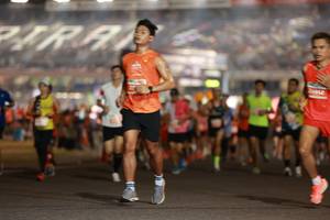 BIB: 21912
                            <button type="button" onclick="openModal(14264132)" class="btn btn-primary btn-sm float-right btn-popup" data-toggle="modal" data-target=".modal-high-quality">
                        <i class="fas fa-shopping-cart"></i> Add to Cart
                    </button>
                                            <button type="button" onclick="isThisMe(14264132, true)" class="btn btn-success btn-sm float-right btn-popup btn-isme hidden" data-toggle="tooltip" data-placement="bottom" title="นี่คือรูปของคุณใช่ไหม คลิกที่นี่เพื่อเอาเข้าอัลบั้ม">
                        <i class="fas fa-plus"></i> Add to album
                    </button>
                    <button type="button" onclick="isThisMe(14264132, false)" class="btn btn-warning btn-sm float-right btn-popup btn-isnotme hidden">
                        <i class="fas fa-ban"></i> Remove from album
                    </button>