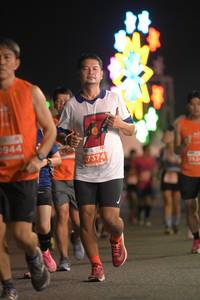 BIB: 0944, 27374
                            <button type="button" onclick="openModal(14397008)" class="btn btn-primary btn-sm float-right btn-popup" data-toggle="modal" data-target=".modal-high-quality">
                        <i class="fas fa-shopping-cart"></i> Add to Cart
                    </button>
                                            <button type="button" onclick="isThisMe(14397008, true)" class="btn btn-success btn-sm float-right btn-popup btn-isme hidden" data-toggle="tooltip" data-placement="bottom" title="นี่คือรูปของคุณใช่ไหม คลิกที่นี่เพื่อเอาเข้าอัลบั้ม">
                        <i class="fas fa-plus"></i> Add to album
                    </button>
                    <button type="button" onclick="isThisMe(14397008, false)" class="btn btn-warning btn-sm float-right btn-popup btn-isnotme hidden">
                        <i class="fas fa-ban"></i> Remove from album
                    </button>