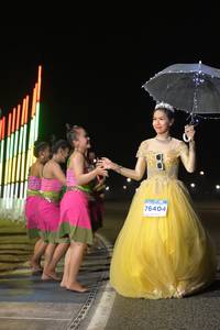 BIB: 76404
                            <button type="button" onclick="openModal(13909372)" class="btn btn-primary btn-sm float-right btn-popup" data-toggle="modal" data-target=".modal-high-quality">
                        <i class="fas fa-shopping-cart"></i> Add to Cart
                    </button>
                                            <button type="button" onclick="isThisMe(13909372, true)" class="btn btn-success btn-sm float-right btn-popup btn-isme hidden" data-toggle="tooltip" data-placement="bottom" title="นี่คือรูปของคุณใช่ไหม คลิกที่นี่เพื่อเอาเข้าอัลบั้ม">
                        <i class="fas fa-plus"></i> Add to album
                    </button>
                    <button type="button" onclick="isThisMe(13909372, false)" class="btn btn-warning btn-sm float-right btn-popup btn-isnotme hidden">
                        <i class="fas fa-ban"></i> Remove from album
                    </button>