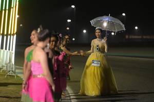 BIB: 76404
                            <button type="button" onclick="openModal(13909618)" class="btn btn-primary btn-sm float-right btn-popup" data-toggle="modal" data-target=".modal-high-quality">
                        <i class="fas fa-shopping-cart"></i> Add to Cart
                    </button>
                                            <button type="button" onclick="isThisMe(13909618, true)" class="btn btn-success btn-sm float-right btn-popup btn-isme hidden" data-toggle="tooltip" data-placement="bottom" title="นี่คือรูปของคุณใช่ไหม คลิกที่นี่เพื่อเอาเข้าอัลบั้ม">
                        <i class="fas fa-plus"></i> Add to album
                    </button>
                    <button type="button" onclick="isThisMe(13909618, false)" class="btn btn-warning btn-sm float-right btn-popup btn-isnotme hidden">
                        <i class="fas fa-ban"></i> Remove from album
                    </button>