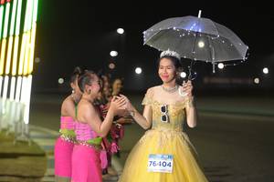 BIB: 76404
                            <button type="button" onclick="openModal(13912154)" class="btn btn-primary btn-sm float-right btn-popup" data-toggle="modal" data-target=".modal-high-quality">
                        <i class="fas fa-shopping-cart"></i> Add to Cart
                    </button>
                                            <button type="button" onclick="isThisMe(13912154, true)" class="btn btn-success btn-sm float-right btn-popup btn-isme hidden" data-toggle="tooltip" data-placement="bottom" title="นี่คือรูปของคุณใช่ไหม คลิกที่นี่เพื่อเอาเข้าอัลบั้ม">
                        <i class="fas fa-plus"></i> Add to album
                    </button>
                    <button type="button" onclick="isThisMe(13912154, false)" class="btn btn-warning btn-sm float-right btn-popup btn-isnotme hidden">
                        <i class="fas fa-ban"></i> Remove from album
                    </button>