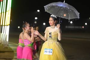 BIB: 76404
                            <button type="button" onclick="openModal(13912187)" class="btn btn-primary btn-sm float-right btn-popup" data-toggle="modal" data-target=".modal-high-quality">
                        <i class="fas fa-shopping-cart"></i> Add to Cart
                    </button>
                                            <button type="button" onclick="isThisMe(13912187, true)" class="btn btn-success btn-sm float-right btn-popup btn-isme hidden" data-toggle="tooltip" data-placement="bottom" title="นี่คือรูปของคุณใช่ไหม คลิกที่นี่เพื่อเอาเข้าอัลบั้ม">
                        <i class="fas fa-plus"></i> Add to album
                    </button>
                    <button type="button" onclick="isThisMe(13912187, false)" class="btn btn-warning btn-sm float-right btn-popup btn-isnotme hidden">
                        <i class="fas fa-ban"></i> Remove from album
                    </button>