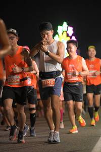 BIB: 2719, 25094, 22140
                            <button type="button" onclick="openModal(14403403)" class="btn btn-primary btn-sm float-right btn-popup" data-toggle="modal" data-target=".modal-high-quality">
                        <i class="fas fa-shopping-cart"></i> Add to Cart
                    </button>
                                            <button type="button" onclick="isThisMe(14403403, true)" class="btn btn-success btn-sm float-right btn-popup btn-isme hidden" data-toggle="tooltip" data-placement="bottom" title="นี่คือรูปของคุณใช่ไหม คลิกที่นี่เพื่อเอาเข้าอัลบั้ม">
                        <i class="fas fa-plus"></i> Add to album
                    </button>
                    <button type="button" onclick="isThisMe(14403403, false)" class="btn btn-warning btn-sm float-right btn-popup btn-isnotme hidden">
                        <i class="fas fa-ban"></i> Remove from album
                    </button>