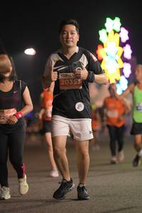 BIB: 20353, 229
                            <button type="button" onclick="openModal(14408646)" class="btn btn-primary btn-sm float-right btn-popup" data-toggle="modal" data-target=".modal-high-quality">
                        <i class="fas fa-shopping-cart"></i> Add to Cart
                    </button>
                                            <button type="button" onclick="isThisMe(14408646, true)" class="btn btn-success btn-sm float-right btn-popup btn-isme hidden" data-toggle="tooltip" data-placement="bottom" title="นี่คือรูปของคุณใช่ไหม คลิกที่นี่เพื่อเอาเข้าอัลบั้ม">
                        <i class="fas fa-plus"></i> Add to album
                    </button>
                    <button type="button" onclick="isThisMe(14408646, false)" class="btn btn-warning btn-sm float-right btn-popup btn-isnotme hidden">
                        <i class="fas fa-ban"></i> Remove from album
                    </button>