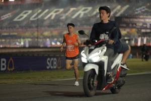 BIB: 75225
                            <button type="button" onclick="openModal(13913751)" class="btn btn-primary btn-sm float-right btn-popup" data-toggle="modal" data-target=".modal-high-quality">
                        <i class="fas fa-shopping-cart"></i> Add to Cart
                    </button>
                                            <button type="button" onclick="isThisMe(13913751, true)" class="btn btn-success btn-sm float-right btn-popup btn-isme hidden" data-toggle="tooltip" data-placement="bottom" title="นี่คือรูปของคุณใช่ไหม คลิกที่นี่เพื่อเอาเข้าอัลบั้ม">
                        <i class="fas fa-plus"></i> Add to album
                    </button>
                    <button type="button" onclick="isThisMe(13913751, false)" class="btn btn-warning btn-sm float-right btn-popup btn-isnotme hidden">
                        <i class="fas fa-ban"></i> Remove from album
                    </button>