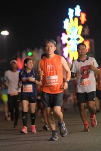 BIB: 20944, 20765
                            <button type="button" onclick="openModal(14396940)" class="btn btn-primary btn-sm float-right btn-popup" data-toggle="modal" data-target=".modal-high-quality">
                        <i class="fas fa-shopping-cart"></i> Add to Cart
                    </button>
                                            <button type="button" onclick="isThisMe(14396940, true)" class="btn btn-success btn-sm float-right btn-popup btn-isme hidden" data-toggle="tooltip" data-placement="bottom" title="นี่คือรูปของคุณใช่ไหม คลิกที่นี่เพื่อเอาเข้าอัลบั้ม">
                        <i class="fas fa-plus"></i> Add to album
                    </button>
                    <button type="button" onclick="isThisMe(14396940, false)" class="btn btn-warning btn-sm float-right btn-popup btn-isnotme hidden">
                        <i class="fas fa-ban"></i> Remove from album
                    </button>